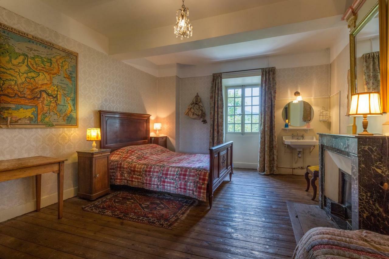 Domaine De L'Amiral Bed & Breakfast Saint-Laurent-du-Pape Exterior photo
