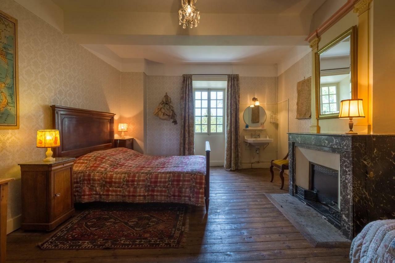 Domaine De L'Amiral Bed & Breakfast Saint-Laurent-du-Pape Exterior photo